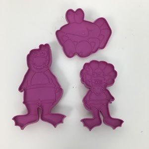 Vintage 1993 Lyons Barney by the Sea Purple Plastic Dinosaur Cookie Cutters